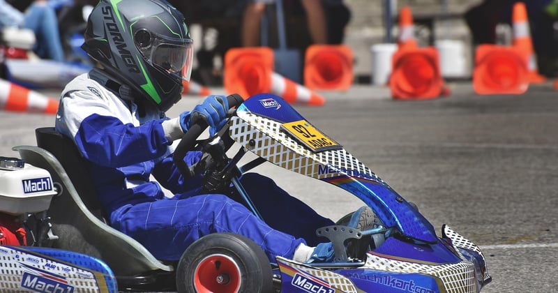 Meilleur grip sur le volant de kart : quels gants choisir ?